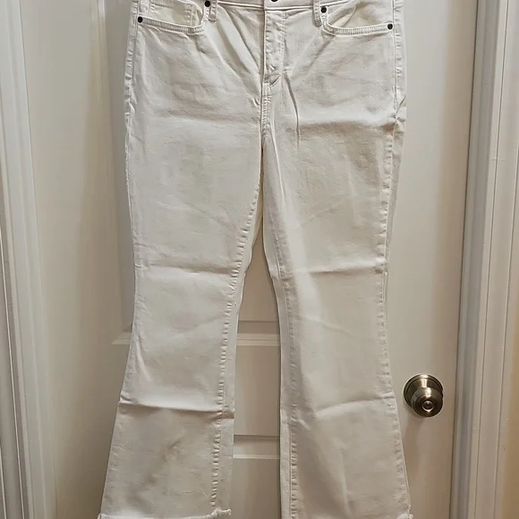 NYDJ Women's White Flare Jeans - Picture 2 of 7
